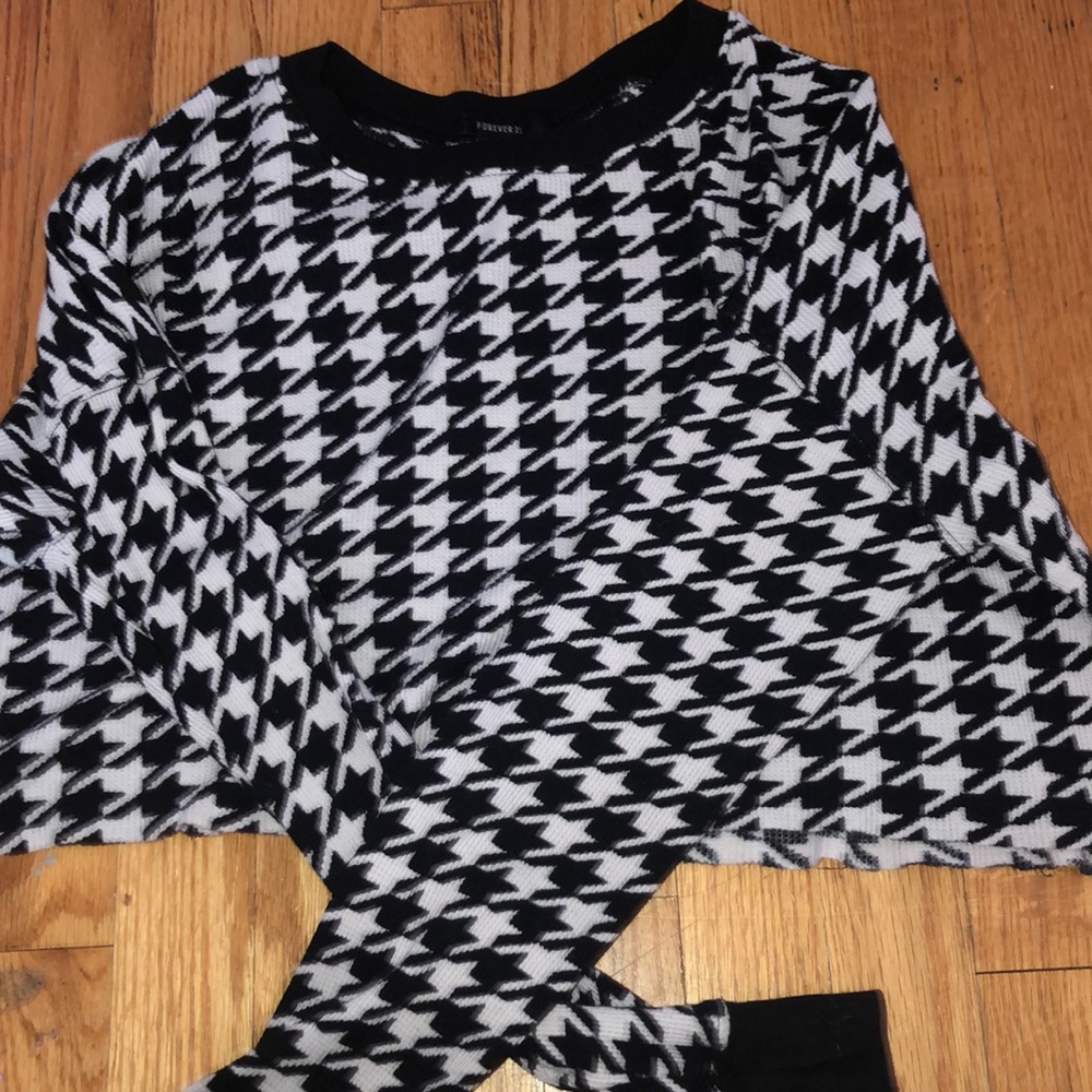 Long sleeve crop top